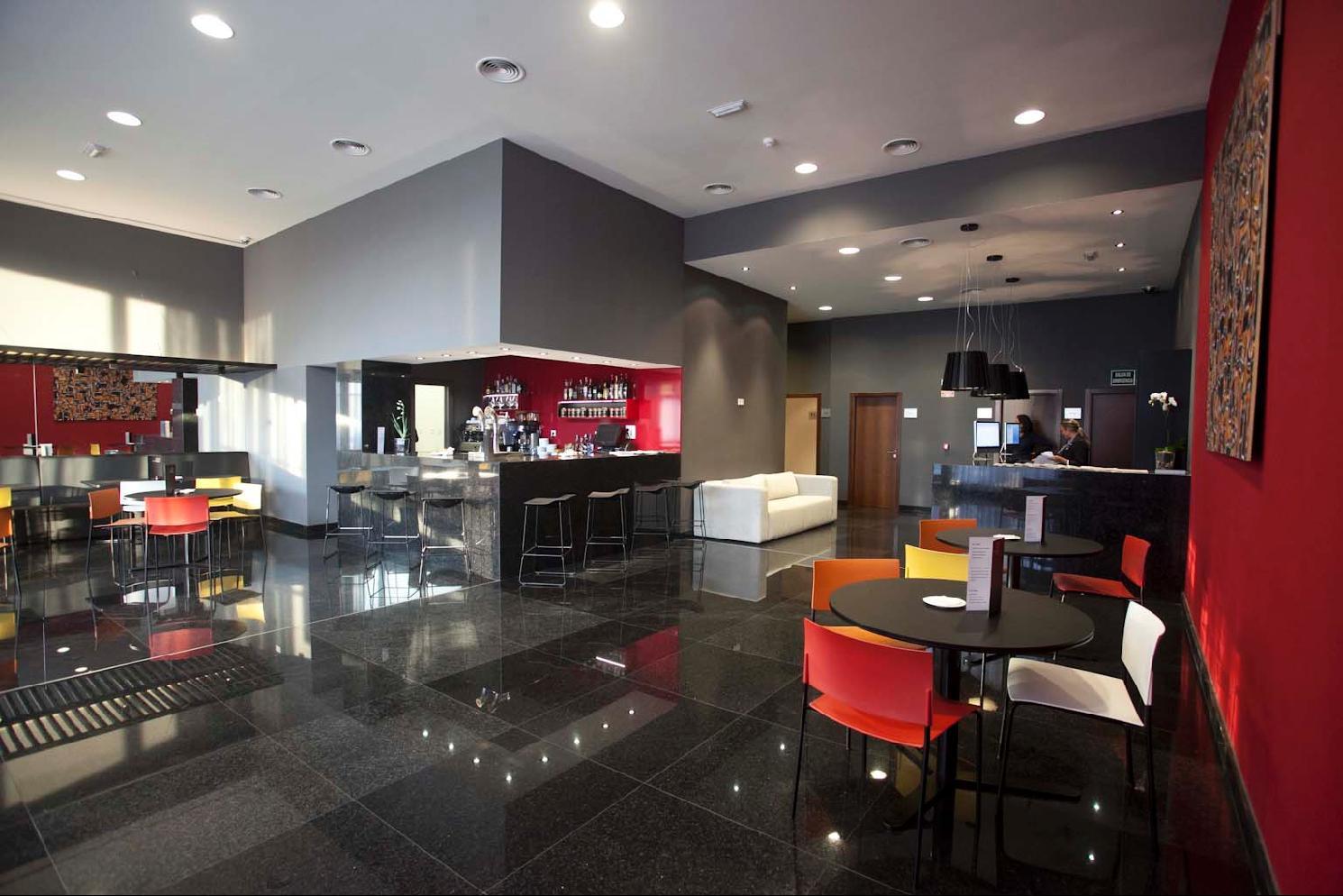 Hotel Carris Marineda La Coruña Restaurant bilde